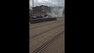 У метро «Новочеркасская» загорелся автобус