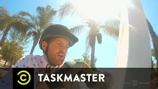 Taskmaster – Paint A Horse While Riding A Horse