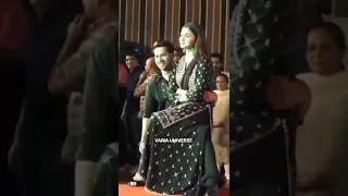 Alia Bhatt sitting comfortablely in Varun Dhawan's lap| #varia adorable moments| That last hug🥺💘