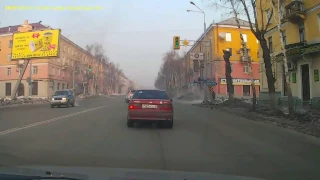 Авария Дорожной полиции (Жолпола) и TOYOTA ARISTO  в городе Усть Каменогорске
