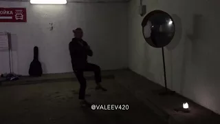 Cutting shapes -the magician slow motion (valeev420)