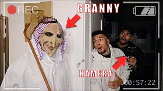 GRANNY AUF ÜBERWACHUNGS KAMERA BEI UNS ERWISCHT UM 3 UHR NACHTS!! *SIE HATTE UNS FAST*