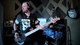 Alvin és a mókusok - Én még tükörbe tudok nézni /Bass cover/