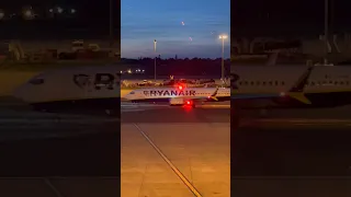 Ryanair Boeing 737 MAX 8-200 Under the Lights at Birmingham Airport! #aviation