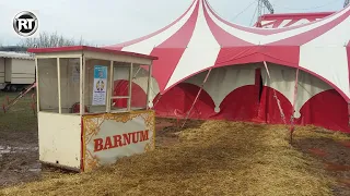 Circus Barnum "unter Wasser".