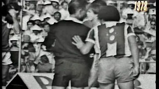 Porto-BENFICA 1977/78 Manuel Vicente assinala uma falta inexistente que dá origem ao golo de Ademir.