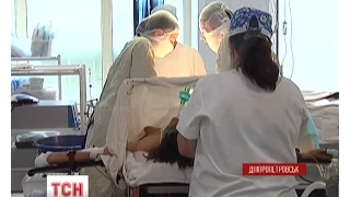 У Дніпропетровську сотні людей здали кров для пораненої медсестри-добровольця