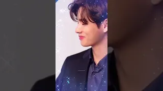 BTS С Днём рождения Kim Taehyung💚🤴✌️🌹