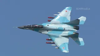 loaded MiG-35 aerobatics