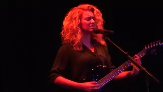 Tori Kelly - "Coffee" (Live in Los Angeles 12-13-17)