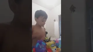 Pedro Yago gravou sozinho esse vídeo olha a cara do pai dele kkk