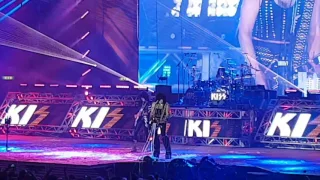 KiSS - I Was Made For Lovin You Detroit Rock City (Live Unipol Arena Bologna 16-05-2017)