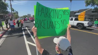 How many cyclists are using the 30th Street bike lanes?