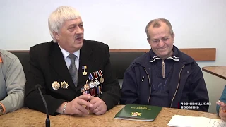 Ліквідаторам аварії на Чорнобильській АЕС у Ратуші вручили подяки