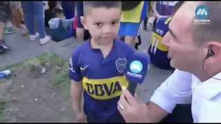 Niño dice "AGUANTE RIVER"