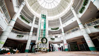 Incredible ABANDONED Mall Frozen In 1990