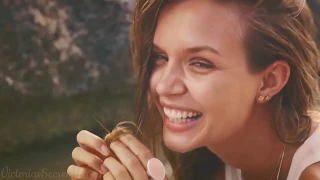 Josephine Skriver - Lights up