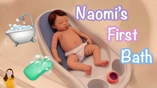 Silicone Baby Naomi's First Bath 🛁 | Kelli Maple