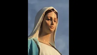 Плачущая кровью статуя Девы Марии в Италии