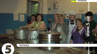 Буковинські волонтери приготували чергову партію домашніх страв для бійців #АТО