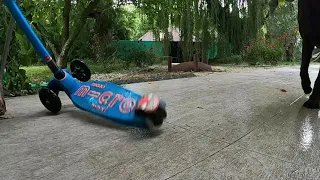 Ne faites jamais de la trottinette sous la pluie...