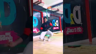 Mr Pellikoduku Masthu Masthu Sunil Dance Steps