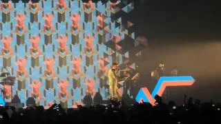 Stromae - Papaoutai @ Forest national 05/04/2014