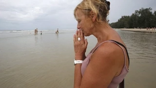 Boxing Day Tsunami: survivors and bereaved relatives honour the dead