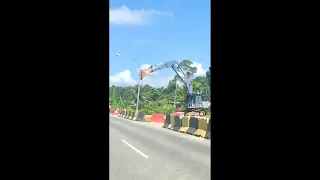 Tug of war!! lamp post vs excavator!!