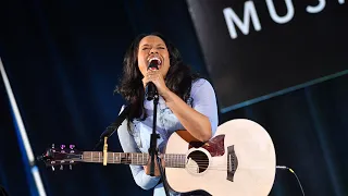 DOE Singing "Grace" in Tribute to Jonathan McReynolds at The BMI Trailblazers of Gospel Music Awards