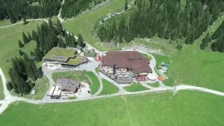 Bergpanorama auf der Ehrwalder Alm