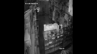 Pencuri Bertopeng terekam CCTV Rantauprapat.