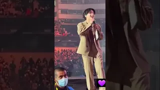 Taehyung always blew kiss to his fans 💜🔥🥰😥 BTS V