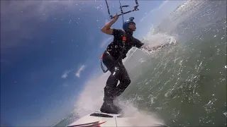 Wave strapless kitesurf Dolphin Beach Cape Town South Afrika 2016. With 4 m2 kite