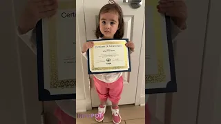 HIJA DE NATTI NATASHA VIDA ISABELLE RECIBE DIPLOMA DE RAPHY PINA APRENDIÓ A HABLAR INGLÉS EN CÁRCEL