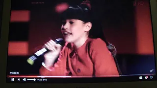 Diana Ankudinova doing a yodel on the Voice kids Russia in 2017