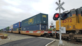 Sacramento Northern Bike Trail Pedestrian Railroad Crossing, UP 8231 ZLCBR Intermodal Northbound