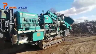 Powerscreen MAXTRAK 1000 while crushing