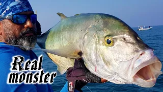 Monster trevally live striking ! uncut video