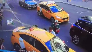 В Москве кыргызстанец избил пешеходов янднкс #кыргызстан