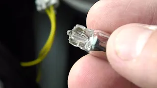 Как заменить габаритную лампу на Peugeot 207