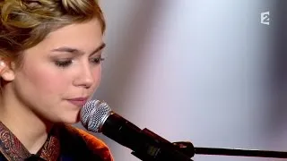 Louane chante 'Maman' (live) - Une Nuit avec les Héros de la Santé