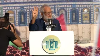 ISTANBUL - World-renowned artist Yusuf Islam speaks at the "Great Palestine Rally"