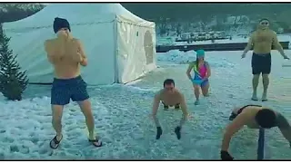 Моржи ледового полумарафона VLADIVOSTOK HONOR ICE RUN 2018