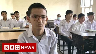 Afghanistan pupils in fear after Islamic State attacks - BBC News