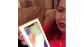 Filipino mom thought her iPhone X was perfume|Best Christmas Gifts 2017