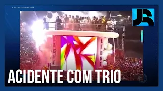 Acidente com trio elétrico de Ivete Sangalo deixa duas pessoas feridas em Salvador (BA)