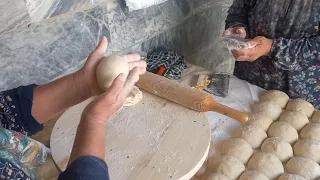 Iranian village bakery 🇮🇷| How do they bake and sell 5000 traditional bread a day?(new🐰)