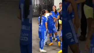 😍 ¡ABRAZO A LAS EX! Katty Killer se reencuentra con las jugadoras de TIGRES #shorts #ligamxfemenil