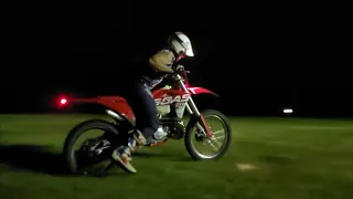 2023 GASGAS EC300 2 STROKE 6 SPEED RIPPA MIDNIGHT HOLESHOTS!